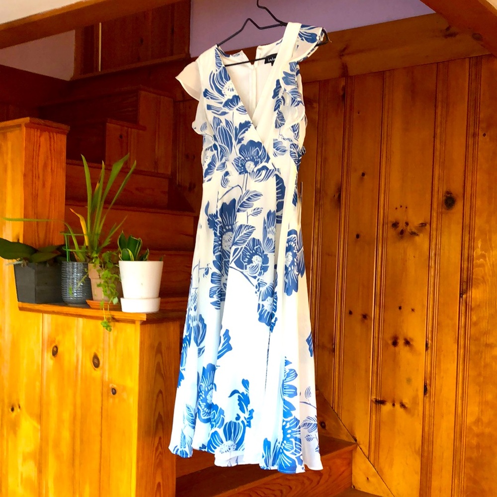 Lulus’s faux wrap dress blue floral small